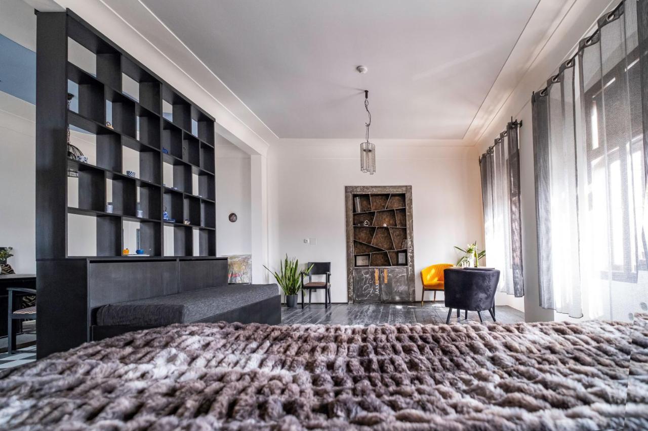 Knize Ferdinand Apartments Микулов Экстерьер фото