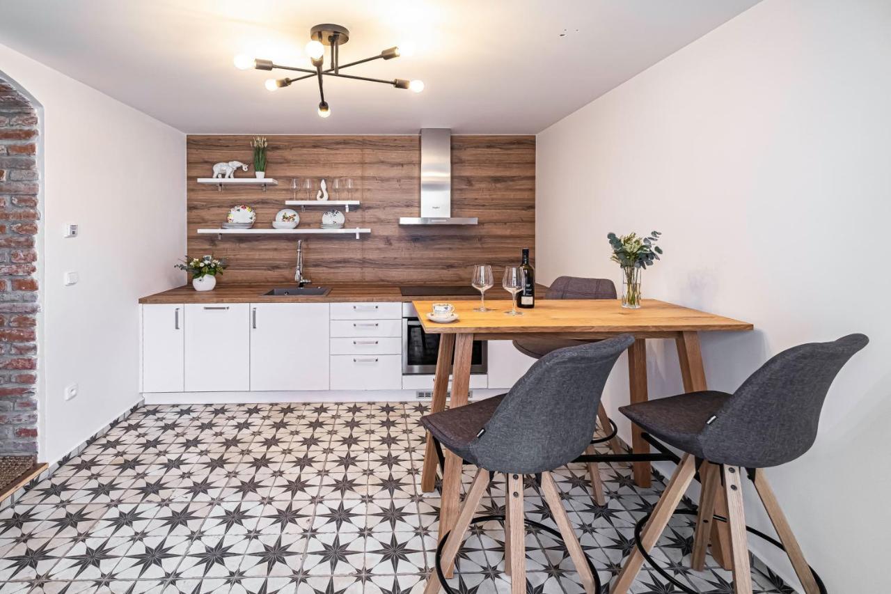 Knize Ferdinand Apartments Микулов Экстерьер фото