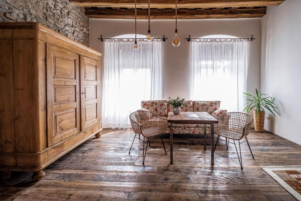 Knize Ferdinand Apartments Микулов Экстерьер фото