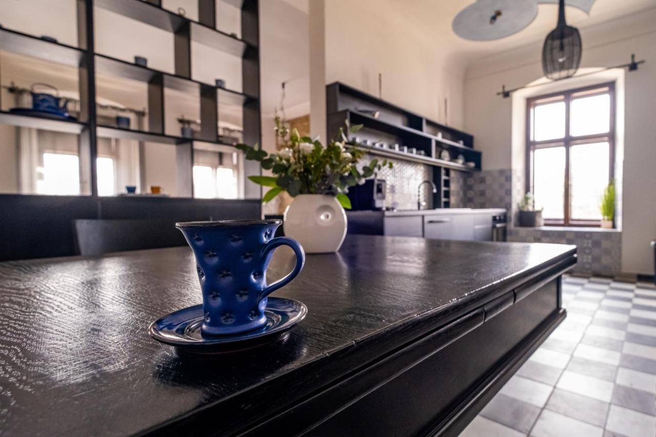 Knize Ferdinand Apartments Микулов Экстерьер фото