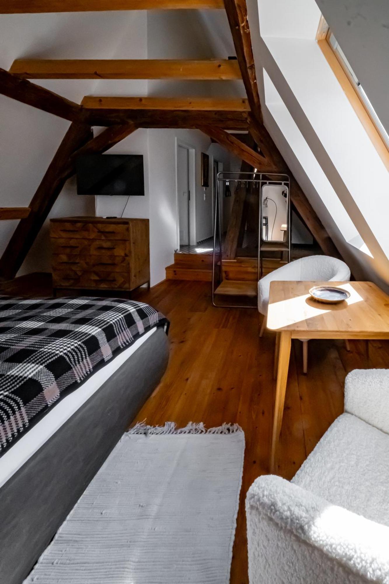 Knize Ferdinand Apartments Микулов Экстерьер фото