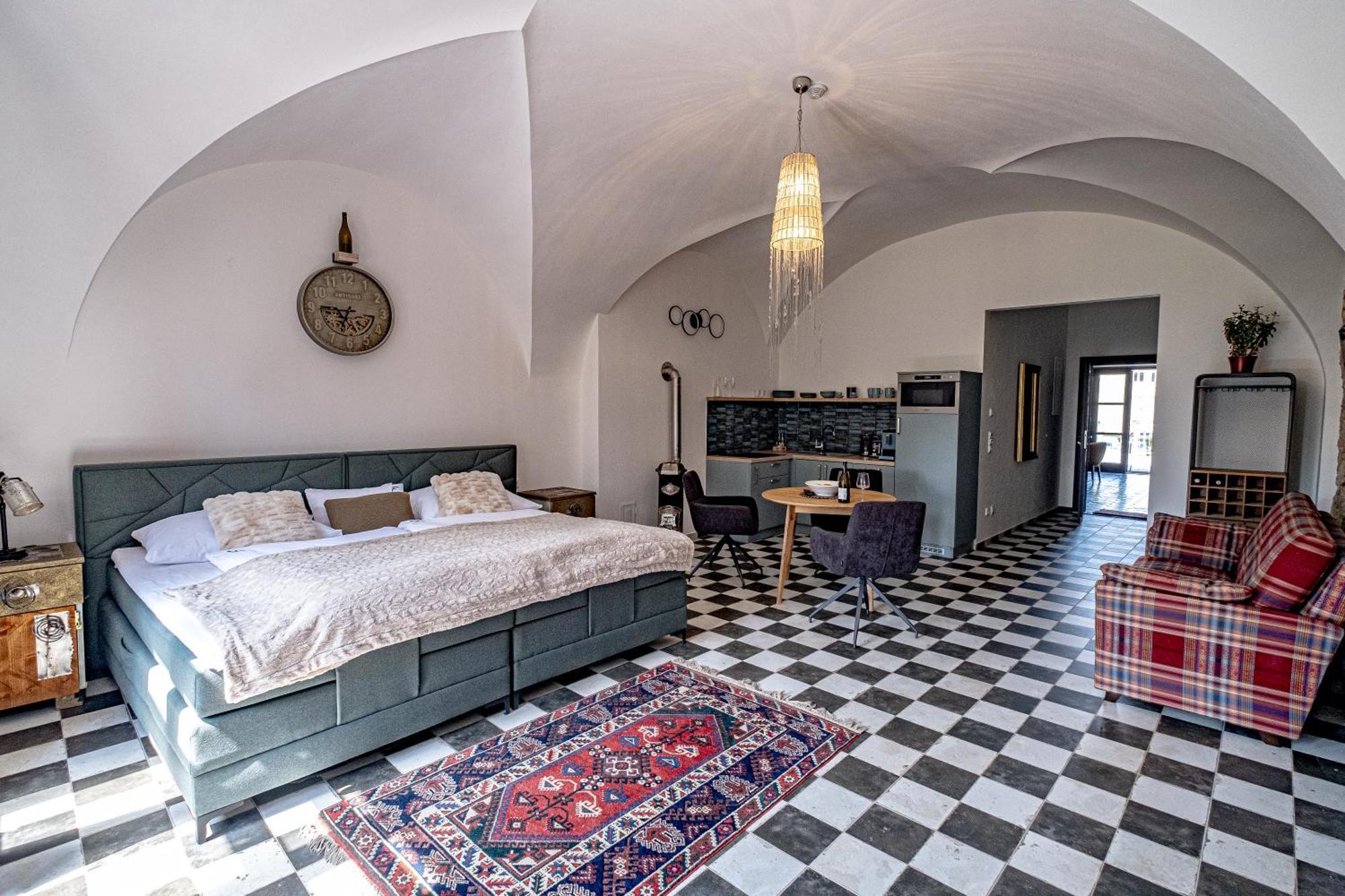 Knize Ferdinand Apartments Микулов Номер фото